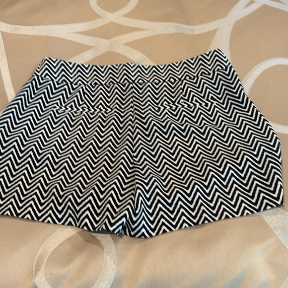 Very nice Ann Taylor dress shorts. - Picture 4 of 5